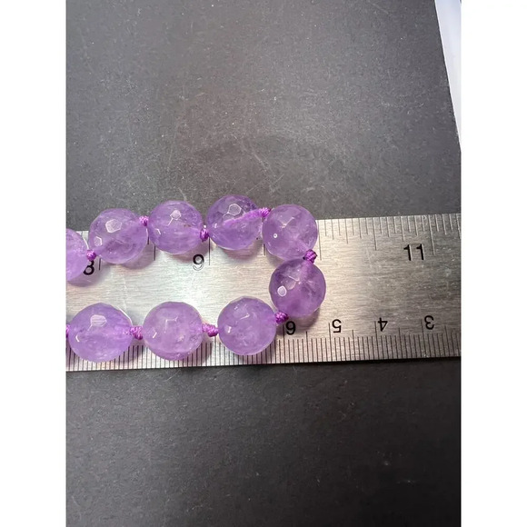 Faceted lavender amethyst knotted necklace with sterling clasp - Picture 9 of 11
